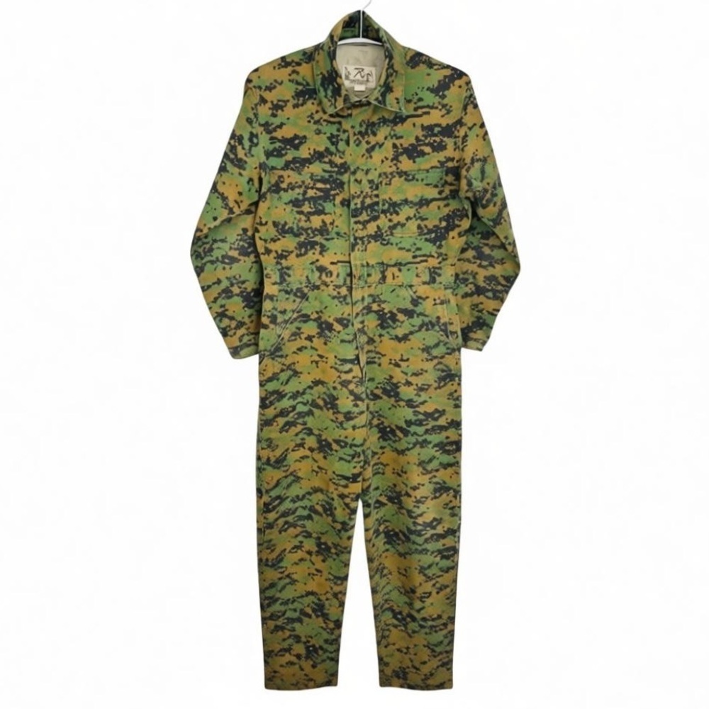 Rothco Rugged Outdoor Apparel Men’s Tiger Strip Camouflage Flight Suit Size M